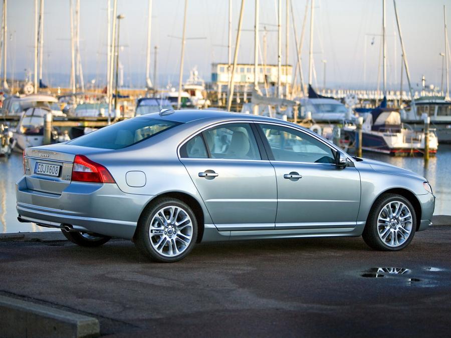  Volvo S80 V8 2007 года  (фото 38 из 69)